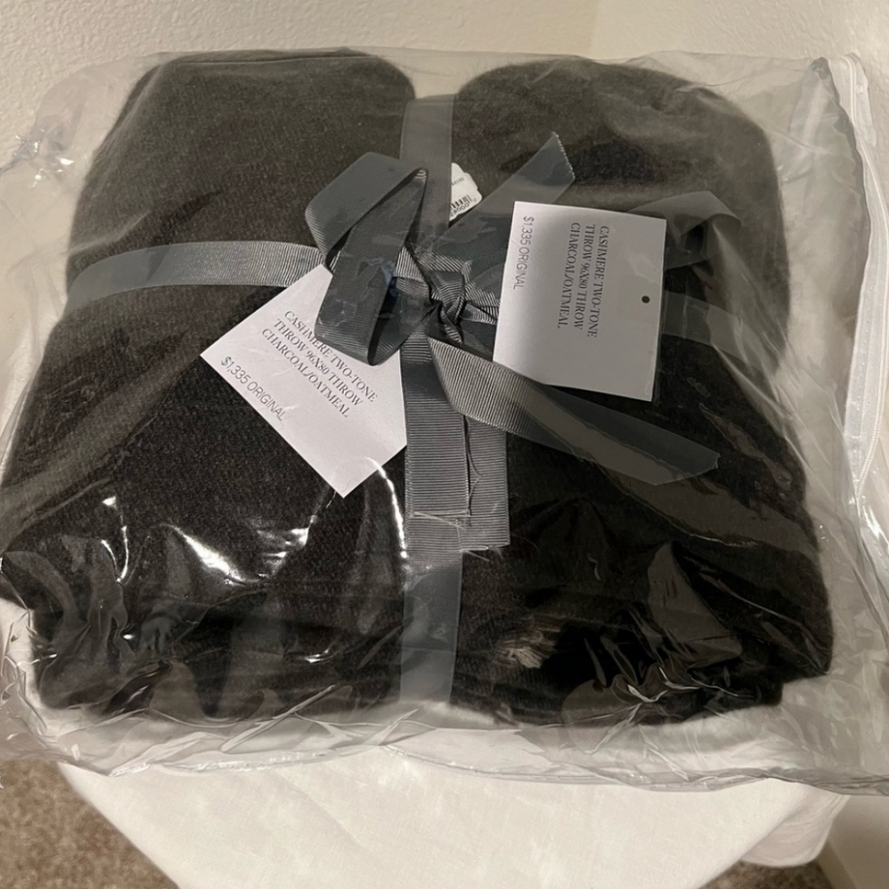 RH CASHMERE TWO-TONE THROW 96x80 CHARCOAL OATMEAL - Picture 2 of 3